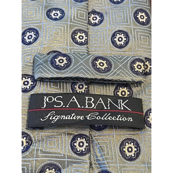 Jos. A. Bank Signature Collection, 100% Silk, Hand Made,men’s Neck Tie, China - Picture 8 of 9